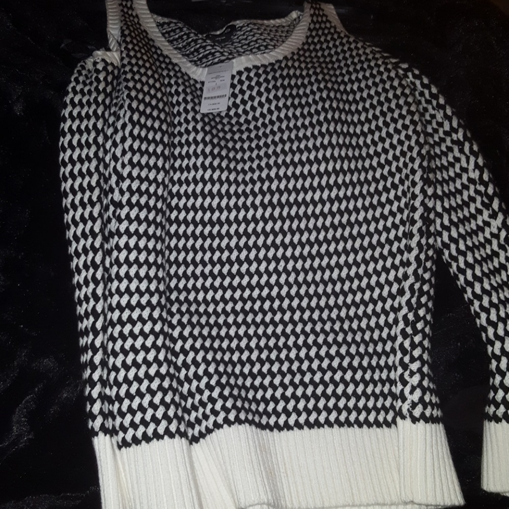 Bebe Shoulder Cut-Out Sweater B/W